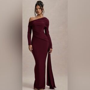 Club L London Off-Shoulder Ruched Long Sleeve Maxi Dress in Burgundy